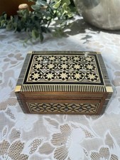 Boîte orientale marqueterie