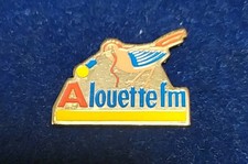 RARE PINS RADIO MÉDIA