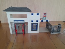 PLAYMOBIL CITY ACTION POSTE DE POLICE  A COMPLETER  Lot 4