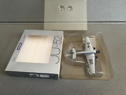Ancien avion miniature - ancien,