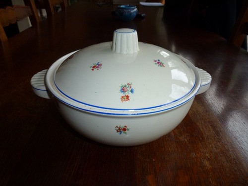 Ancienne soupiere demi - ancienne,