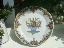 Assiette Rouen ? Signée à voir avec accroche mural