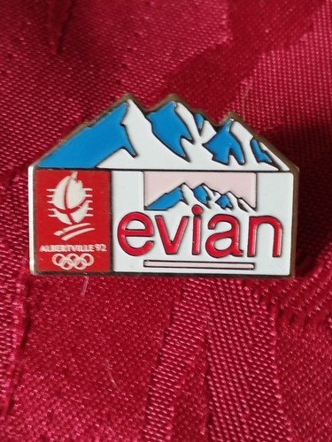 Pin evian et - pin's, jeux