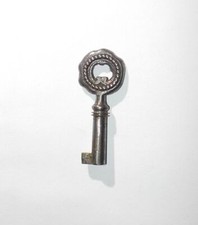 Jolie petite clé ancienne de Meuble, porte d'armoire, bibliothèque... en métal