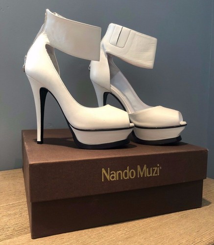 Sexy white nando - nando, muzi