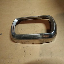 Enjoliveur de phare droit SAVIEM SG2 SB2  Diesel /R:12978073