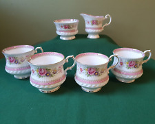 Queen's Rosina Richmond England Porcelaine 4 Tasses à thé + crémier+ Pot à sucre