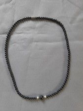 COLLIER FEMME FANTAISIE/FINES PERLES NOIRES AIMANTÉES