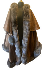 Cape imprimé cachemire cuir