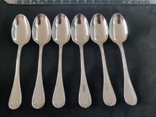 6 cuillères à dessert ou