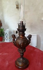 Lampe à pétrole en régule
