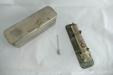 Ancienne boîte métal