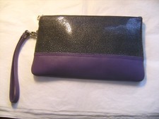 Pochette de soirée en véritable cuir Galuchat de marque Rota noir/violet neuve