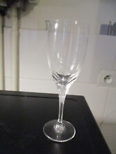 Lalique Tuilerie 1 flûte à champagne hauteur 18 cm diamètre 5.5 cm signé Lalique