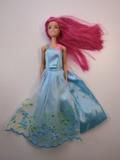 Jolie Poupée Mattel Barbie 2021, Cheveux Rose Et Robe