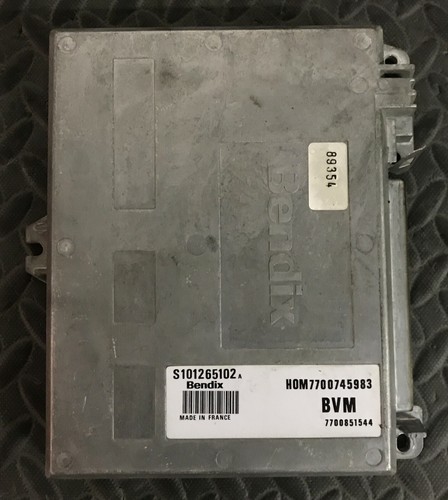 Calculateur moteur renault - calculateur,