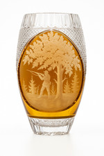 Vase cristal ambre gravé