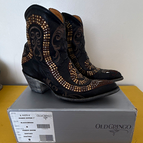 Old gringo women snake - old,