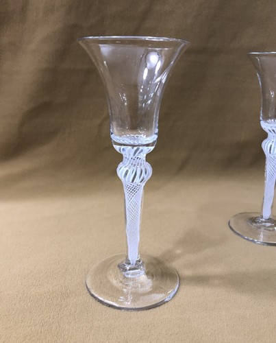 Ancien verre pied jambe - à,
