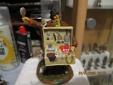 Figurine   civil  peintes  ancien  métier .  LE  COLPORTEUR