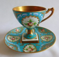 ANCIENNE TASSE SUR PIED PASTAUD LIMOGES PEINT MAIN COLLECTION L2