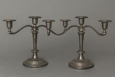 Paire de chandeliers à trois