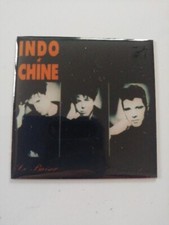 INDOCHINE magnet aimant dimension environ 4,3 cm x 4,3 cm LE BAISER