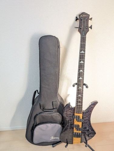 Guitare basse électrique