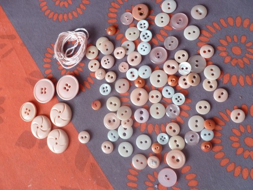 Ancien lot boutons roses - boutons,
