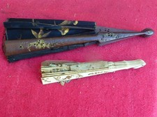 2 TRES ANCIENS EVENTAILS A