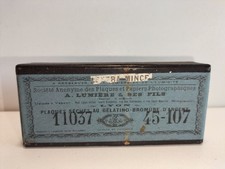 ANCIENNE BOITE PLEINE PLAQUES