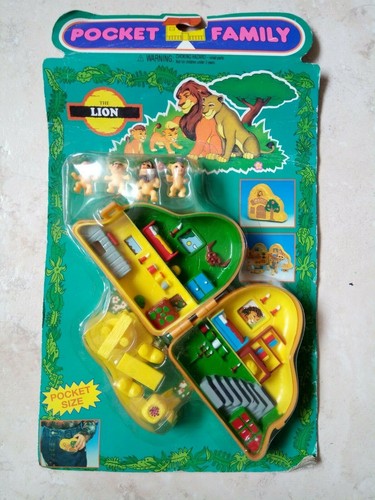 Jouet type polly - pocket, family