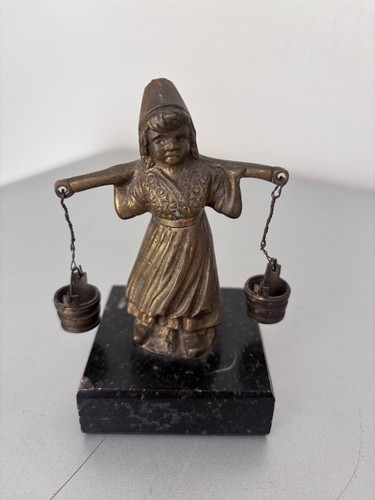 Ancienne statuette laitière - statuette,