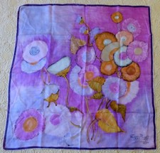 Foulard en soie signé MAGGY