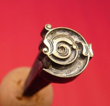 Ancien fer à dorer bronze N° 392