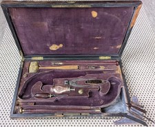 Coffret Ancien Pistolets avec Accessoires / Antique Pistols Case with Tools