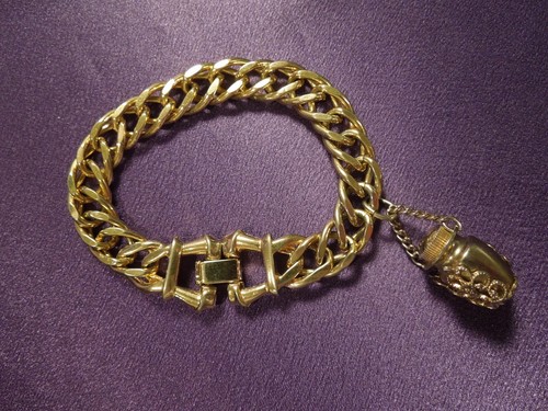 Vintage gold tone - tone, charm