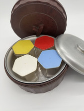 Yaourtière Yalacta 4 pots Années 1950, en Bakélite et aluminium. Très Bon État.