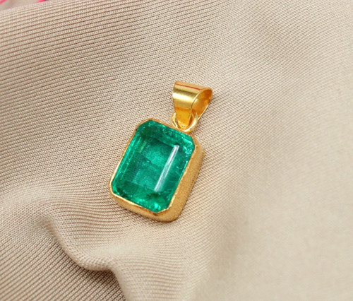 Pendentif émeraude naturelle