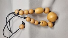 Collier perles bois clair vintage C 12