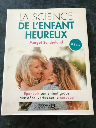 Science enfant heureux - l'enfant,
