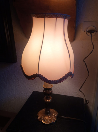 Ravissante petite lampe - , de