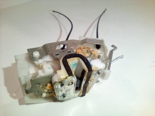 Serrure avant droit nissan - serrure,