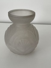 vase boule en verre opaque art
