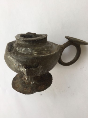 Ancienne petite lampe huile - lampe, a