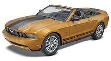 Revell 11963 - Maquette Ford Mustang Cabriolet 2010 - 1:25