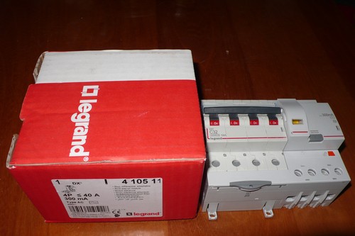 Disjoncteur 407901 - disjoncteur,