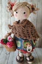 POUPEE AU CROCHET "YLVI"