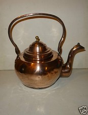 MAGNIFIQUE BOUILLOIRE EN CUIVRE AGRAFE ET ANSE EN CUIVRE 