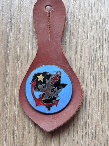 Insigne militaire ancien sur - insigne,